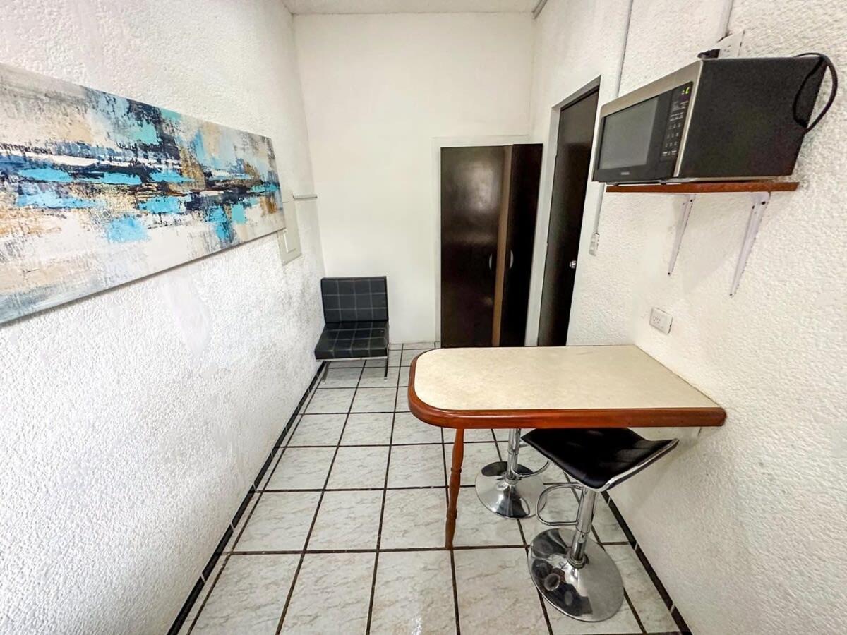 Comodo Con Piscina Buena Ubicacion